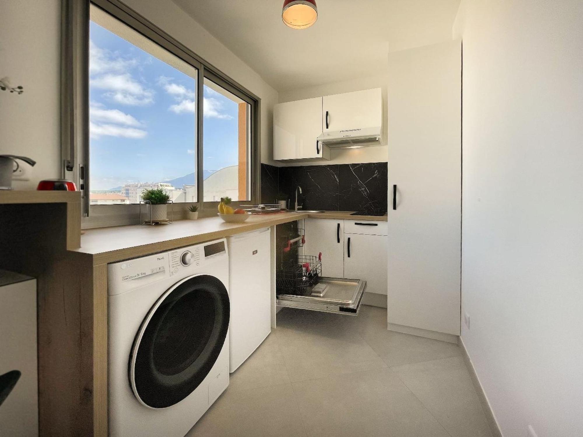 HOMEY SUPERCHILL - Appartement moderne et tout équipé - Netflix et WiFi inclus - Situé en Hyper-centre - Proche Genève Annemasse Extérieur photo