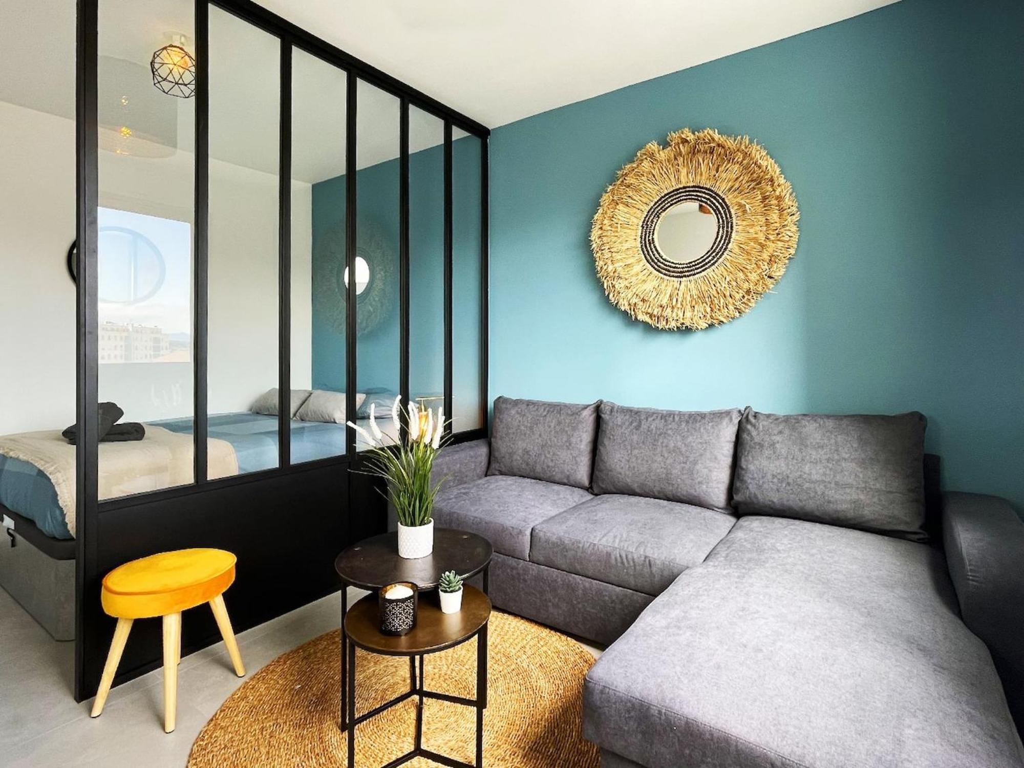 HOMEY SUPERCHILL - Appartement moderne et tout équipé - Netflix et WiFi inclus - Situé en Hyper-centre - Proche Genève Annemasse Extérieur photo